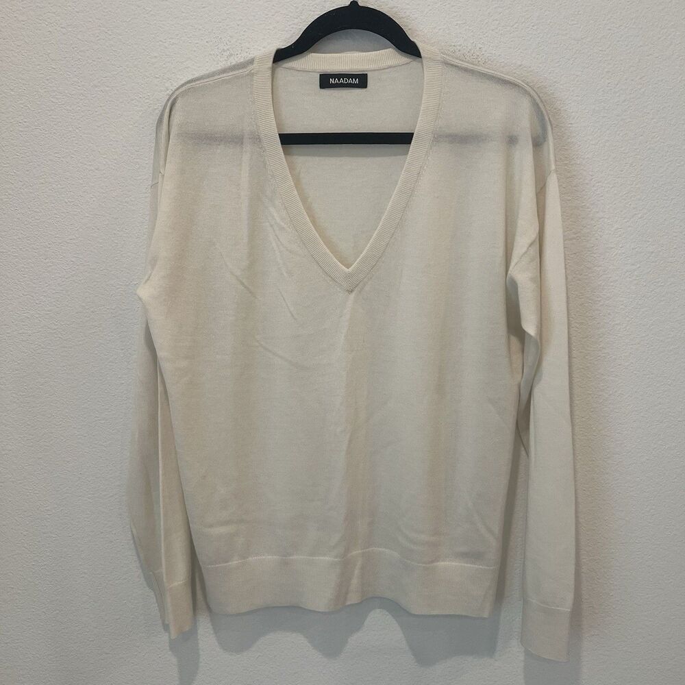 Naadam V-Neck Sweater Medium Light Cream Cashmere Minimalist Neutral Office